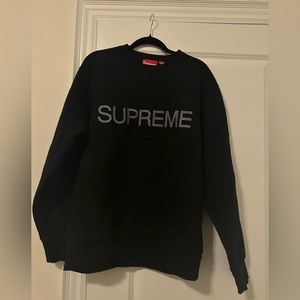 Supreme crewneck sweater